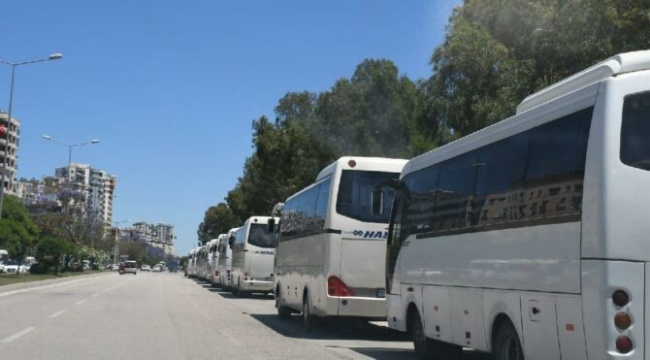 AK Parti gençleri otobüslerle Adana’ya taşıdı