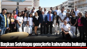 Başkan Selvitopu gençlerle kahvaltıda buluştu