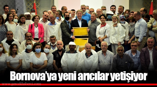 Bornova’ya yeni arıcılar yetişiyor 