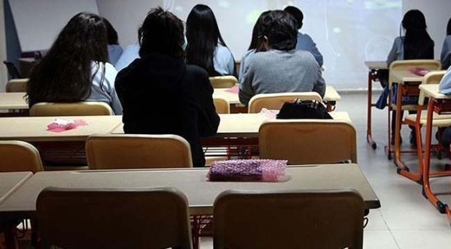 "Cumhurbaşkanı'na hakaret ile suçlanan 2 öğrenci okullarından gözaltına alındı"
