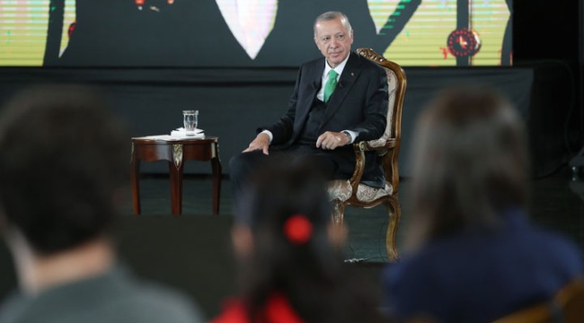 Erdoğan'dan sigara içenlere: Aç, sefil geziyor ama almaktan geri durmuyor