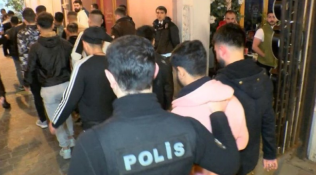 İstanbul Valiliği: Son bir haftada 2 bin 442 'kaçak göçmen' ülkelerine gönderildi
