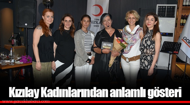 Kızılay Kadınlarından anlamlı gösteri