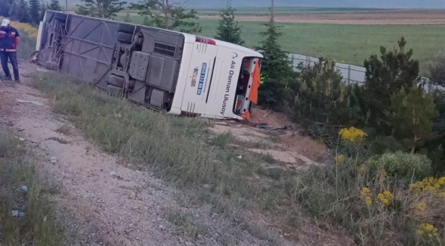 Kontrolden çıkan yolcu otobüsü devrildi: 27 yaralı