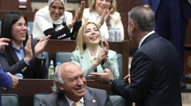 Nebati, AK Partili vekillere kendi skecini yorumladı