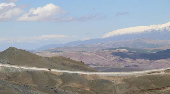 Van Valisi Balcı: Bu yılın sonuna kadar İran sınırına 150 kilometre duvar örülecek