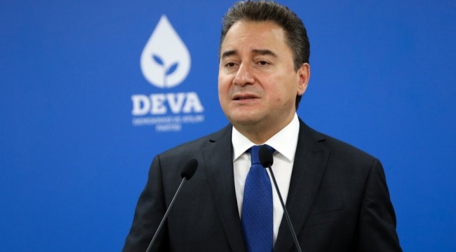 Babacan 'büyük bir kaygıyla karşınızdayım' diyerek seslendi: 'Hükümeti derhal göreve çağırıyorum'