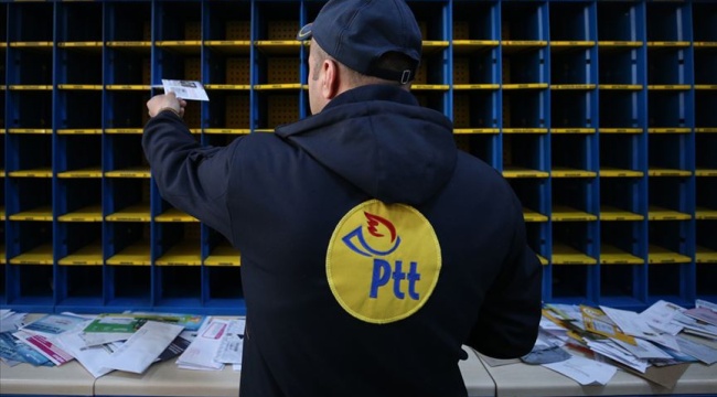 PTT yerine hurdacıya gitti: Postacı 53 bin adet postayı kağıt hurda olarak sattı