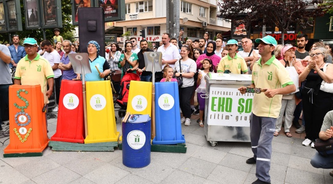 Temizlik aletlerinden enstrümanlarla müzik yaptılar