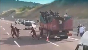 Yalova'da kaçak göçmenler kamyondan atlayıp böyle kaçtı