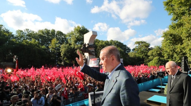 15 Temmuz programında sahneye Bahçeli'yle çıkan Erdoğan: Cumhur İttifakı olarak 2023 imtihanını başarıyla vereceğiz