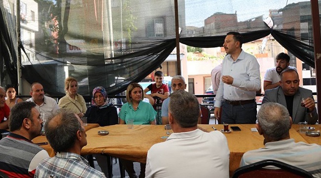 AK Partili Kaya, "Karabağlar'da hizmet yok, üstüne eziyet var"