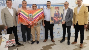 AK Partili Sürekli Bergama’da STK temsilcileriyle buluştu