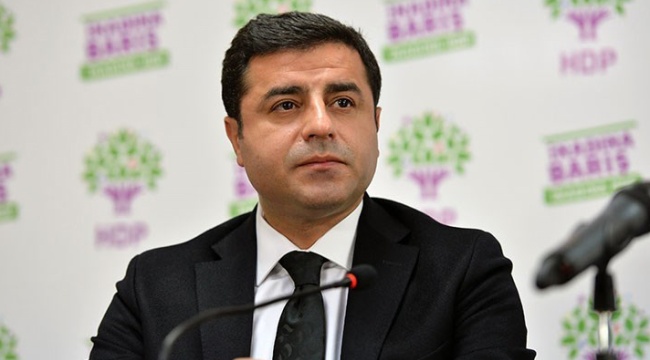 AYM'den eylemde atılan slogan nedeniyle Selahattin Demirtaş hakkında açılan davada 'hak ihlali' kararı