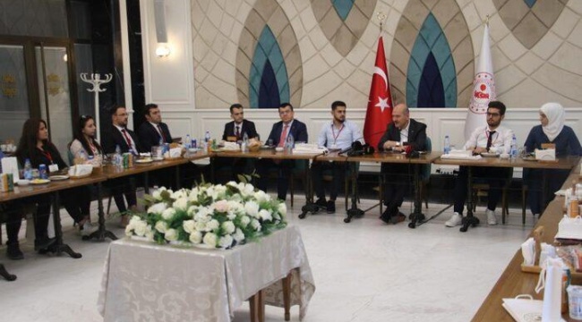 Bakan Soylu Suriyeli öğrencileri ağırladı! Dikkat çeken sözler: 'Hiç birini kabul etmiyoruz'