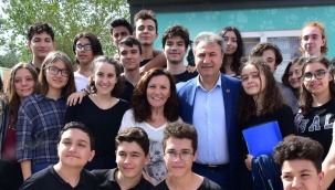 Bornova Belediyesi öğrencilerin yanında