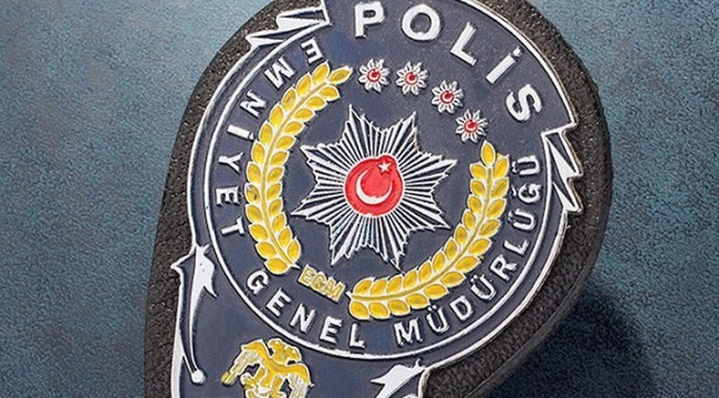Emniyet'te çalışan sivil memurlardan 12 Eylül'de çıkarılan yönetmeliğe karşı 'sivil itaatsizlik' eylemi