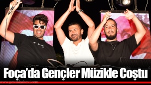 Foça’da Gençler Müzikle Coştu