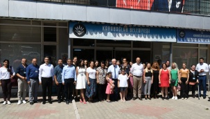 Karabağlar Belediyesi'nde bayramlaşma sevinci