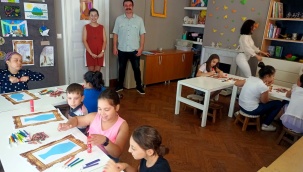 Kursiyer çocuklara sanat gezisi