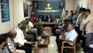 Muhtarlara “Kimsiniz siz lan” diyen AK Partili vekil Halil Özşavlı protesto edildi