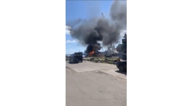 Ruslar yan çizdi: Odessa Limanı'nı seyir füzeleriyle vurdu