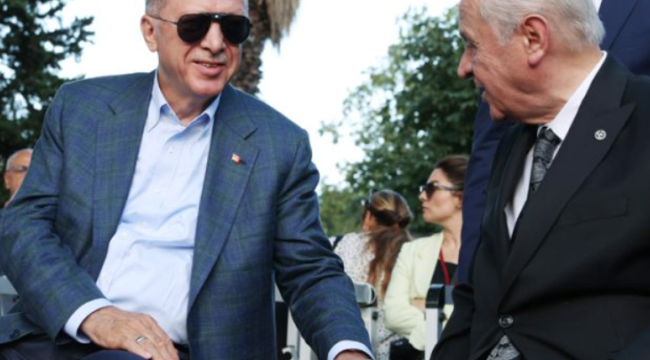 Sosyal medyada gündem oldu: İşte Erdoğan’ın 15 Temmuz anmasında taktığı gözlüğün fiyatı…