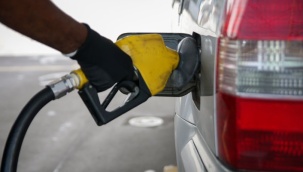 Benzine indirim, motorine zam bekleniyor