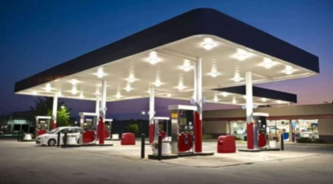 Benzine indirim, motorine zam geldi