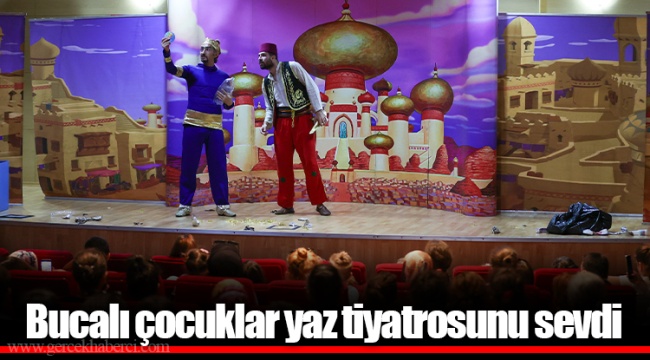 Bucalı çocuklar yaz tiyatrosunu sevdi