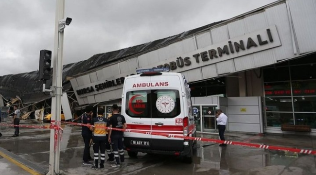 Bursa&#039;da Şehirlerarası Otobüs Terminali çatısı çöktü