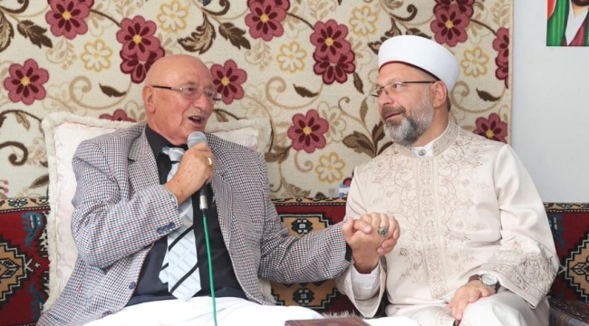 Diyanet İşleri Başkanı Erbaş, saldırıya uğrayan Şah-ı Merdan Cemevi'ni ziyaret etti