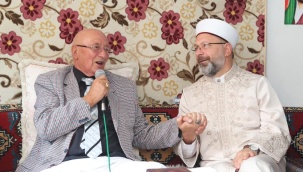 Diyanet İşleri Başkanı Erbaş, saldırıya uğrayan Şah-ı Merdan Cemevi'ni ziyaret etti