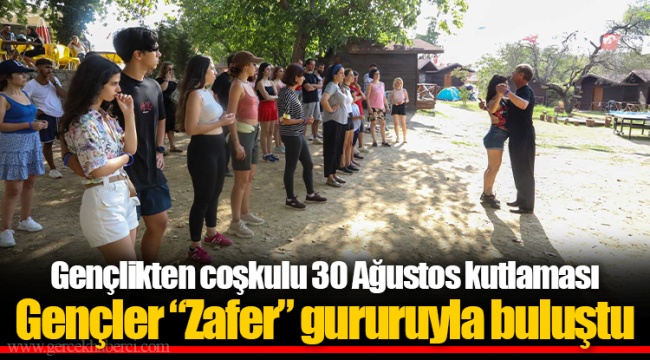 Gençlikten coşkulu 30 Ağustos kutlaması