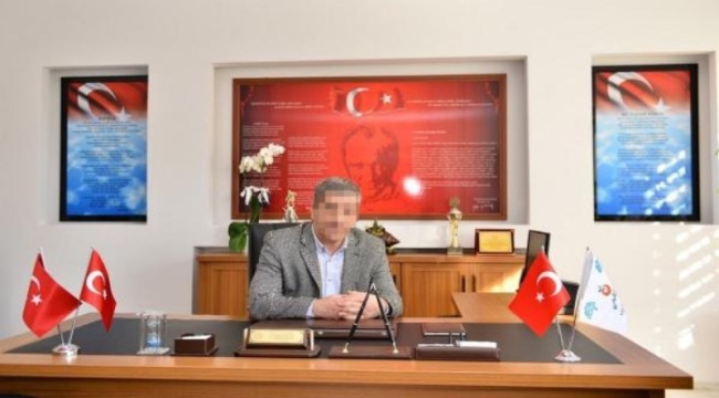 Kitap satışı geliriyle odasını yenilettiği iddia edilen okul müdürüne soruşturma