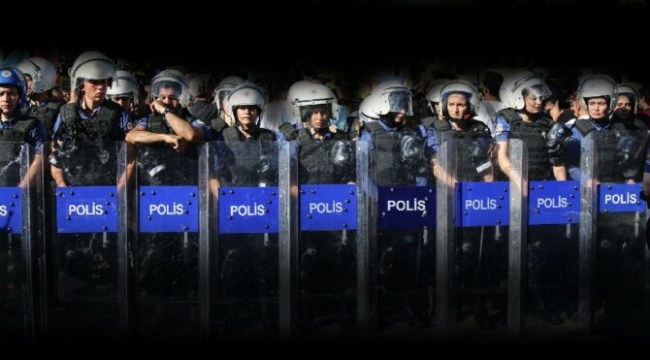 Polisler 300 liralık promosyon parasına isyan etti