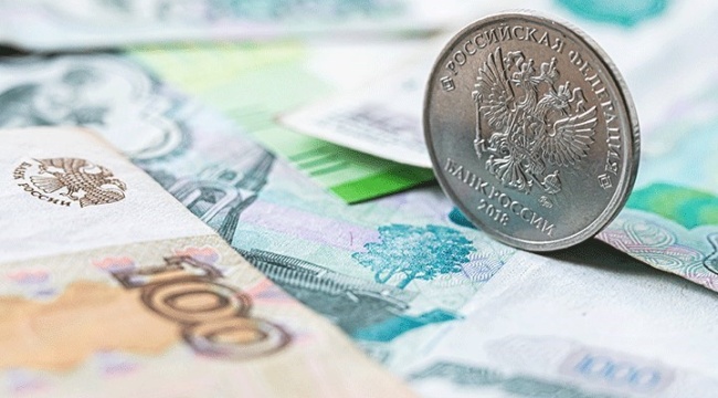 Ruble ile ticaret turizmciye risk yükler!