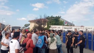 Tuzla'da işten çıkarılan 350 işçiden fabrika önünde eylem; polis müdahale etti, 2 işçi fenalaştı!