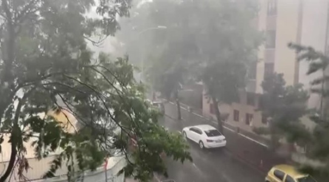 Vali'den açıklama: Başkent'te sel ve fırtına nedeniyle bir kişi hayatını kaybetti