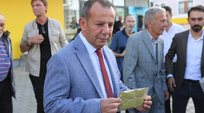 CHP'nin hakkında “geçici üyelikten çıkarma” kararı verilen Tanju Özcan, HDP Genel Merkezi'ne kına gönderdi
