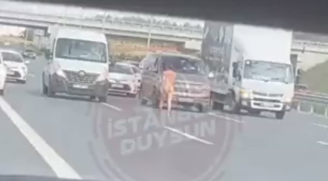 Çıplak adam trafiği karıştırdı