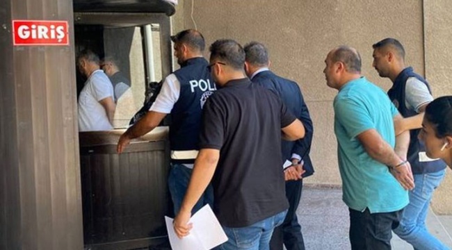 Gasp Büro Amiri, Ünsal Ban'ın adliyeye getirilişini fotoğraflayan gazetecilerin odasını bastı!