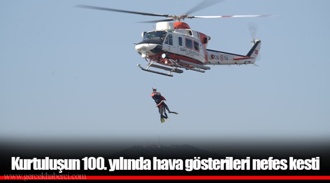 Kurtuluşun 100. yılında hava gösterileri nefes kesti