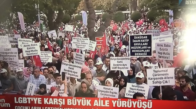 LGBT+ Karşıtlarının Buluştuğu Mitingde Neler Oluyor?