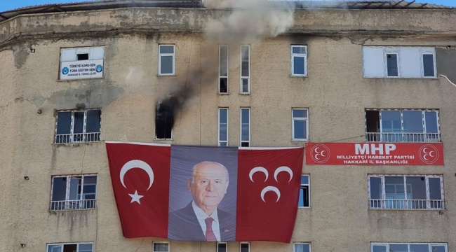 MHP Hakkari İl Başkanlık binasında yangın