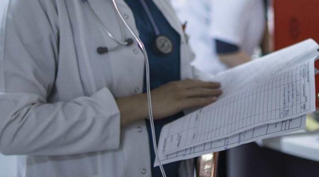 Sağlık-Sen &#039;Ek Ödeme Yönetmeliği&#039; maddelerini yargıya taşıyor