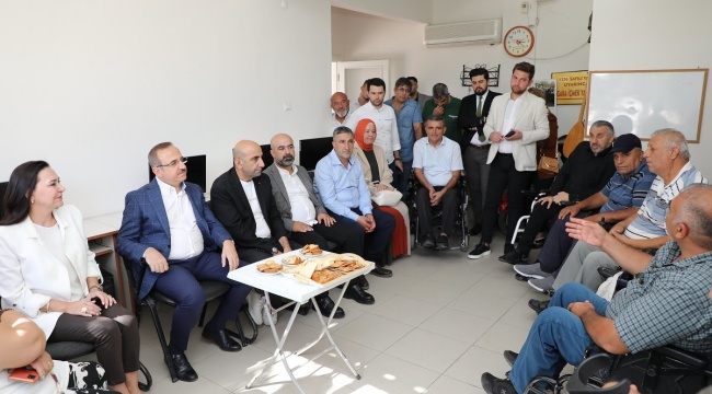 AK Parti İzmir İl Başkanı Kerem Ali Sürekli;  “Bir gün değil; 21 yıldır her gün onlarlayız.”