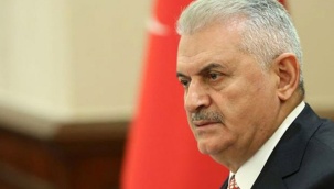 Binali Yıldırım Azerbaycan'da trafik kazası geçirdi
