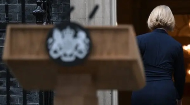 Britanya Başbakanı Liz Truss'ın istifası dünya basınında: "44 günde gitti"