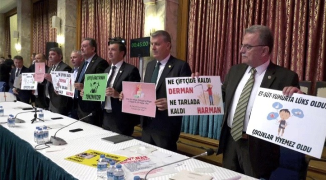 CHP’li vekiller Bakan Kirişci'yi protesto etti: Et-süt-yumurta lüks oldu